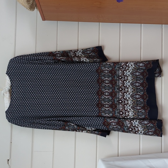 Long sleeve rayon dress - Picture 3 of 5